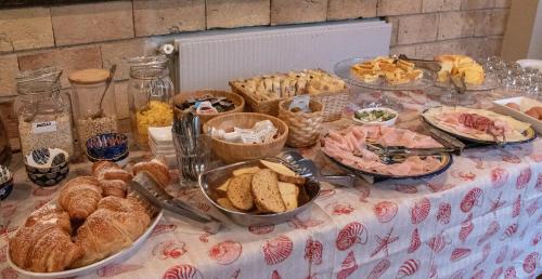 Jídlo v hotelu nebo okolí