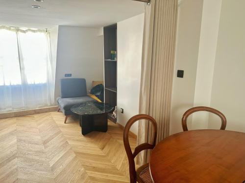 Chic Apartment in Paris Centre Next to Opéra & Louvre