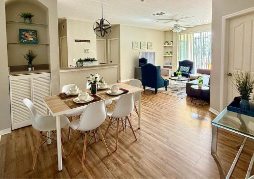 2BR2BA Getaway 7 Miles from Orlando Parks photo 4