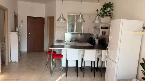 Een keuken of kitchenette bij La casa di Mery Sun