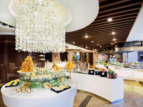 Jídlo v hotelu nebo okolí