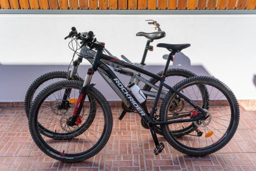 Jízda na kole v ubytování Sunset Room - bed & breakfast nebo okolí