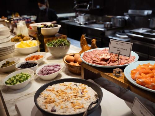 Jídlo v hotelu nebo okolí