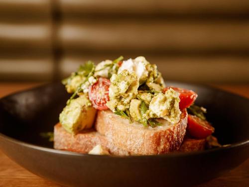 Jídlo v aparthotelu nebo okolí