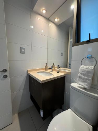 Koupelna v ubytování Sky Manquehue Las Condes