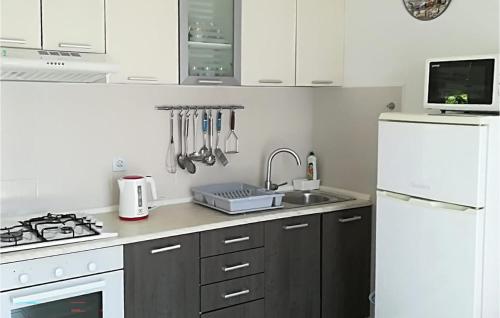 Amazing Apartment In Novi Vinodolski With Wifi