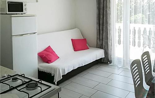 Amazing Apartment In Novi Vinodolski With Wifi