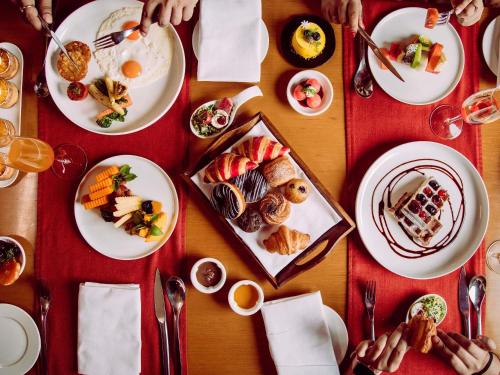 Jídlo v hotelu nebo okolí