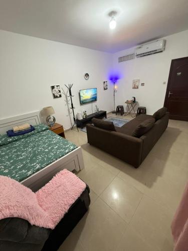 Room with toilet and tv for couple