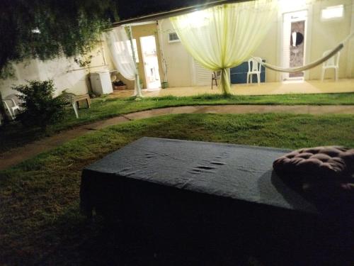 Κήπος έξω από το Honney Hostel