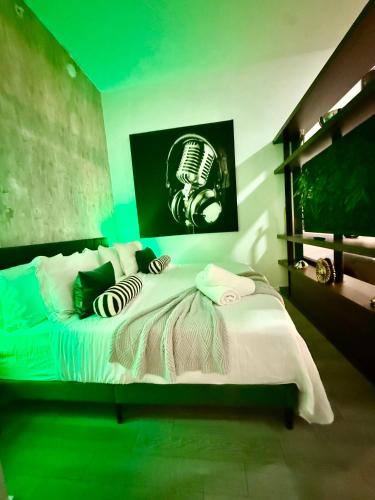 Chic downtown Miami Penthouse studio photo 3