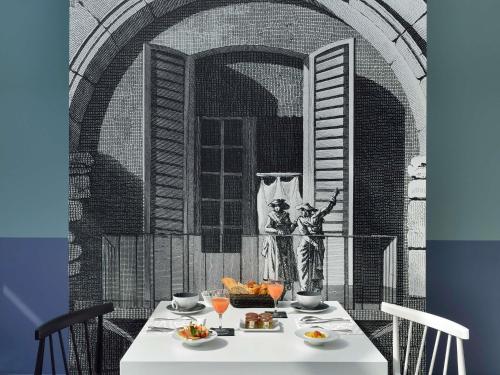 Jídlo v hotelu nebo okolí