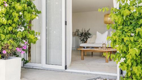 THE Yamba Studio - Pilot Hill Retreat with Iconic Lighthouse Views - Holiday Yamba