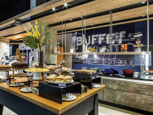 Φαγητό σε αυτό το ξενοδοχείο ή κάπου εκεί κοντά