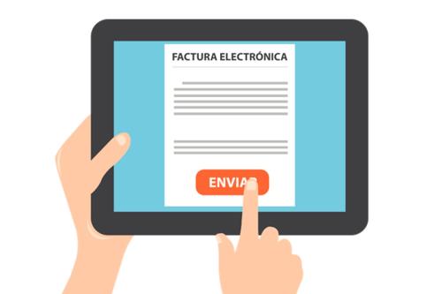 a hand holding a tablet computer with an email button at Cabaña central a pasos del terminal in Valdivia