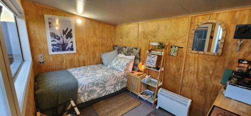 Minimalist Cabin Solo Traveller