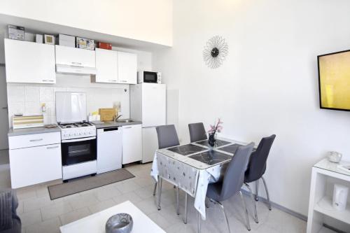 Apartments with parking space Umag - 20422