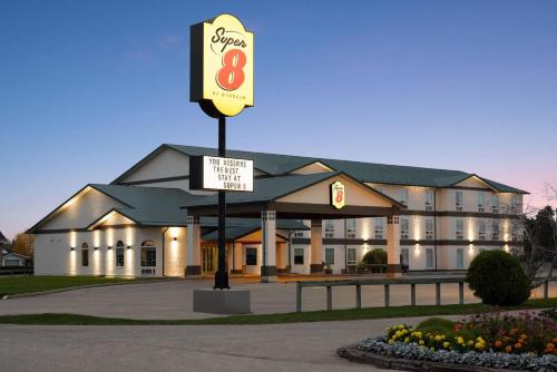Gallery image of Super 8 by Wyndham Swan River MB in Swan River