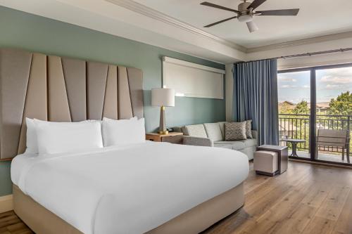 Giường trong phòng chung tại Hilton Vacation Club Mill Springs Lodge Pigeon Forge