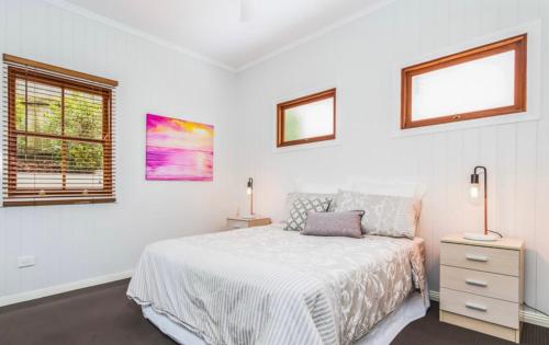 Postel nebo postele na pokoji v ubytování Brook place