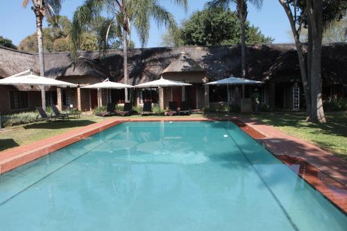 Kolam renang di atau dekat dengan Hippo Hollow Country Estate