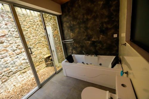 Koupelna v ubytování Dilco Nature Resort & Spa