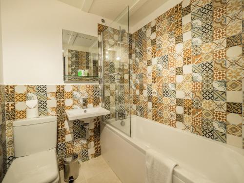 Hotel Wroxhamにあるバスルーム