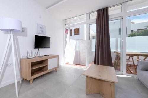 Puerto Perla 3 - 100M to the Beach By Lanzarote Vacation Homes