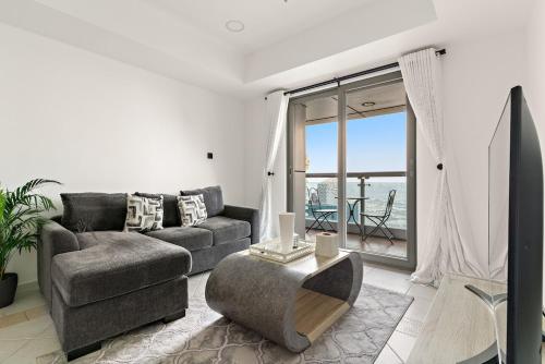 FIRST CLASS 1BR Luxury Marina Retreat