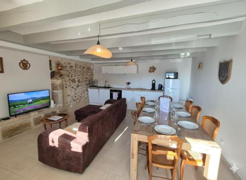 TV a/nebo společenská místnost v ubytování Maison Sèvremont 6/8pers à 10min du Puy du Fou