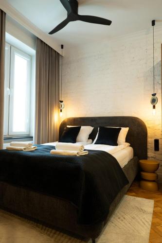 Goldline Premium Studio City Center