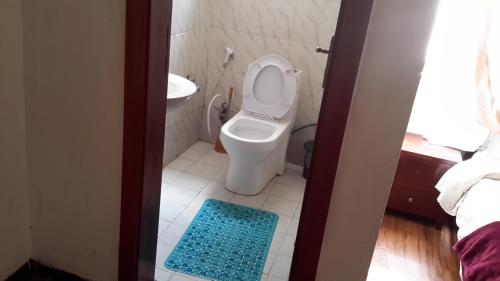 Ένα μπάνιο στο DV Guest House 3