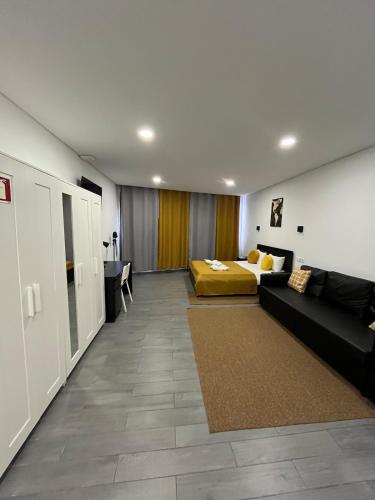 Almada Downtown 102