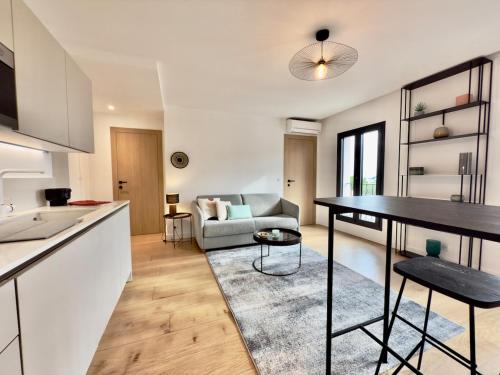 Moderne - Lumineux - Vue Port Antibes