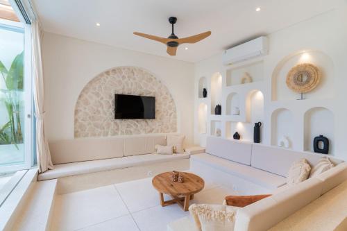 Μια τηλεόραση ή/και κέντρο ψυχαγωγίας στο Villa Valli 4, Luxury Mediterranean Villa Bingin