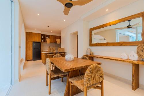 Η κουζίνα ή μικρή κουζίνα στο Villa Valli 4, Luxury Mediterranean Villa Bingin