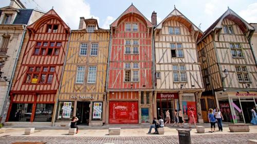 Mesnil-Saint-LoupにあるNew and modern loftのギャラリーの写真