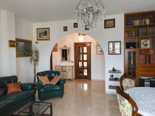 Attico Lux - penthouse with garage next to the metro