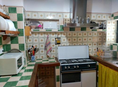 Η κουζίνα ή μικρή κουζίνα στο Casa el Portón