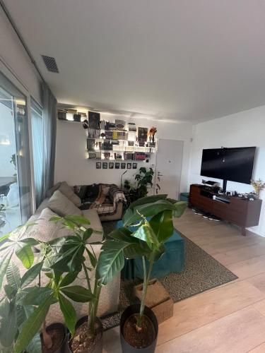 Urban Oasis - Two-Room Apartment!
