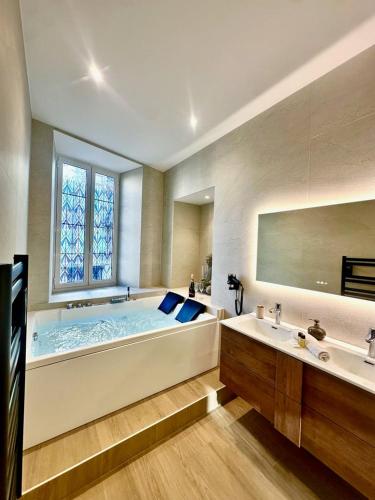 Foto Magnifique appartement - Jacuzzi - Port de Nice 2