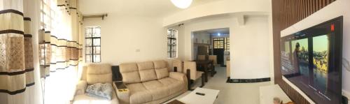 Χώρος καθιστικού στο Kim's Executive Three bedroom apartment with outdoor, Nakuru CBD