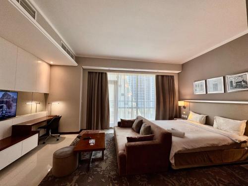 Ảnh trong thư viện ảnh của Modern comfort in a compact spacious studio one or two bedroom retreats ở Manama