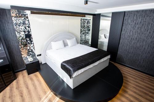 Postel nebo postele na pokoji v ubytování Marlen Hotel Mavisehir