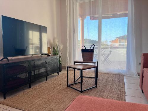 Appartement lumineux terrasse piscine