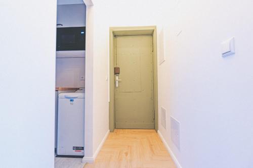 NEW! Exceptional design loft in a TOP location photo 11
