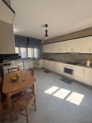 Η κουζίνα ή μικρή κουζίνα στο La casa de San Lázaro