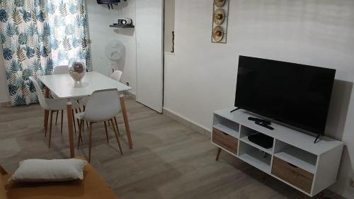 Gambar di galeri bagi Relaxing setting in harmony with nature di Le Moule