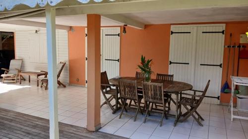 Gambar di galeri bagi Relaxing setting in harmony with nature di Le Moule