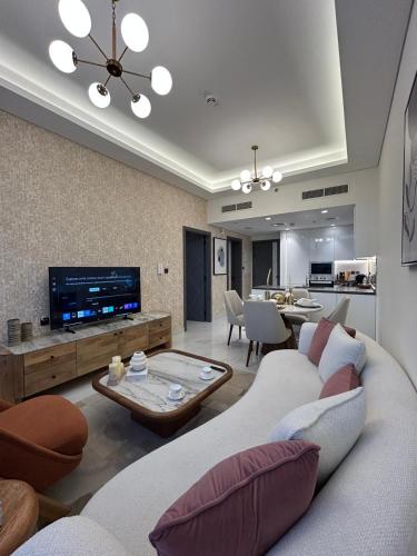 Private Pool Stylish 1BR Arjan